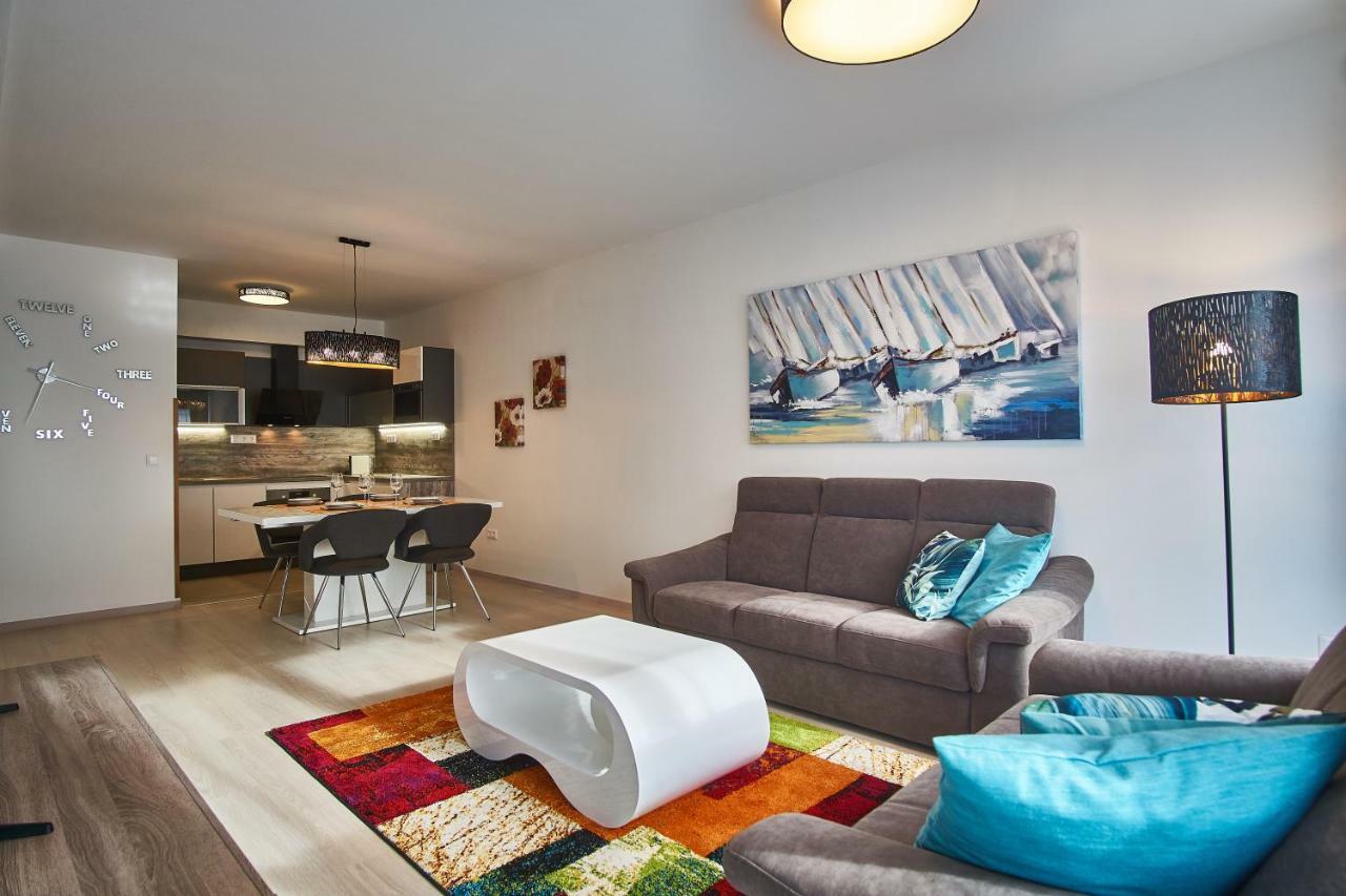 Azur Apartments - Hostaid Siófok Zewnętrze zdjęcie