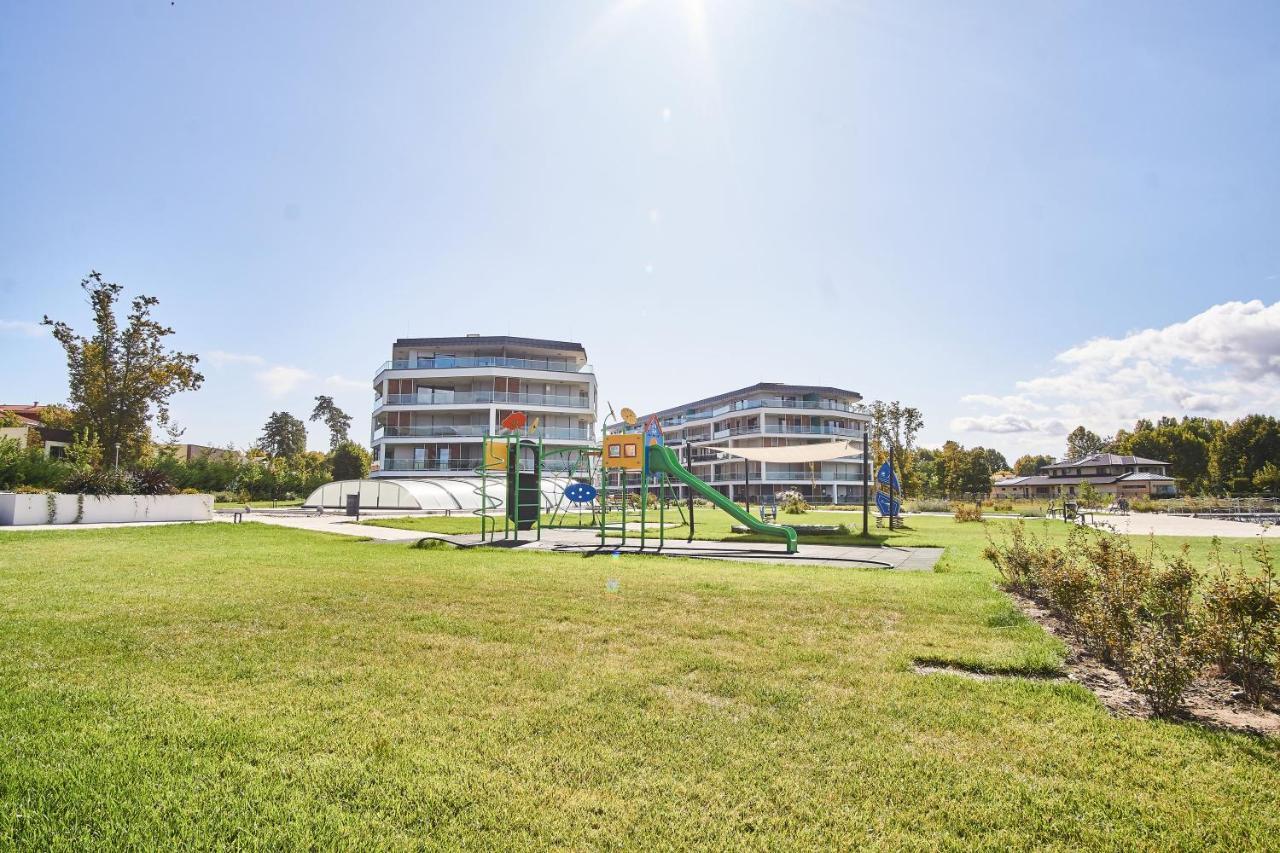 Azur Apartments - Hostaid Siófok Zewnętrze zdjęcie